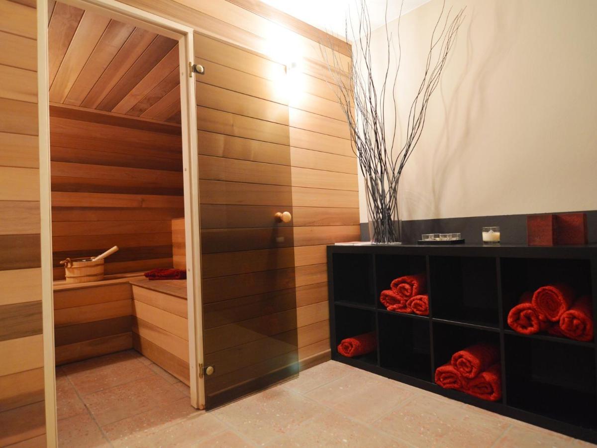 Holiday home Leuk Huis Met Zwembad